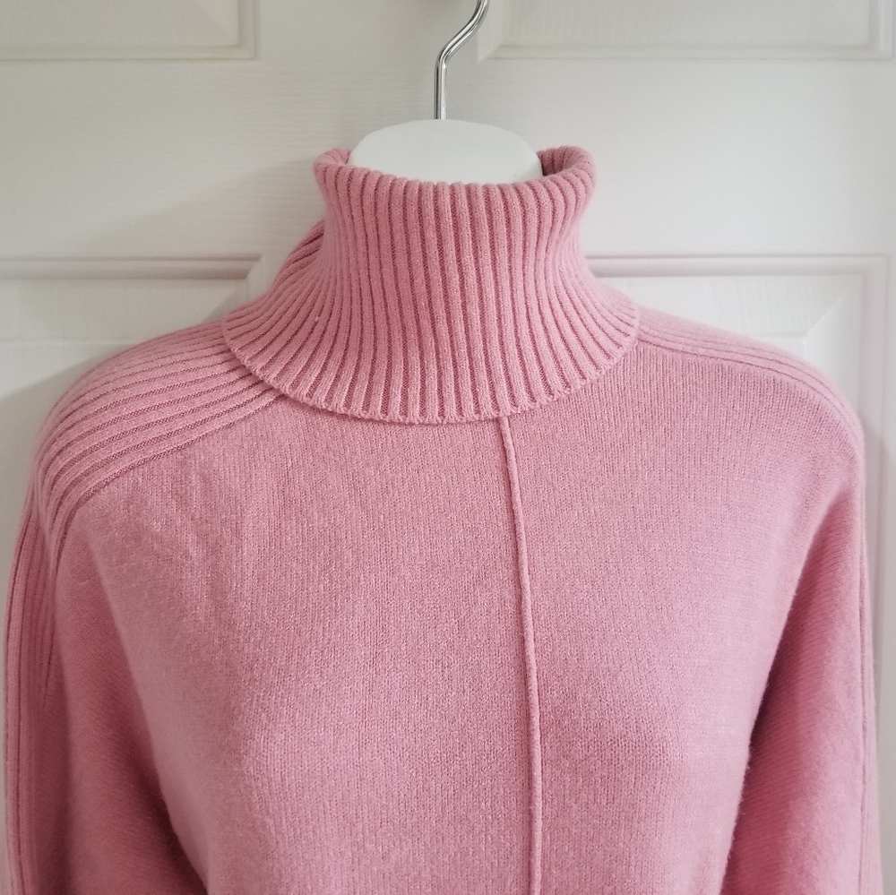 Pretty in Pink Turtleneck Tunic - size 12/14 - Picture 2 of 6